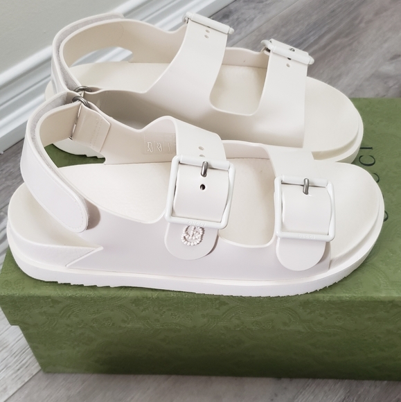 ***SOLD***100% Authentic Gucci Isla Buckled Rubber Sandals White Sz 38 - Picture 5 of 11